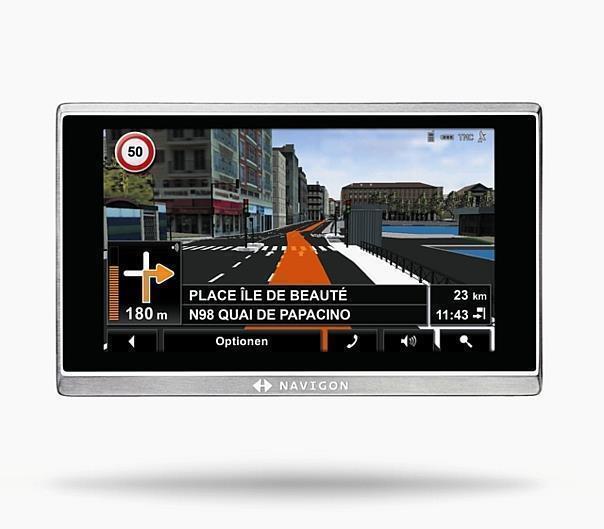 NAVIGON 8410 mit Real City3D: Durch die fotorealistische Navigation erscheint das Bild auf dem Display verblüffend echt, denn Häuser, Straßen, Fassaden, Zebrastreifen und Ampeln werden detail-, Häuser teilweise sogar farbgetreu angezeigt. Foto: NAVIGON AG